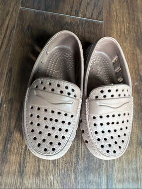 Brown Slip-On Floafers